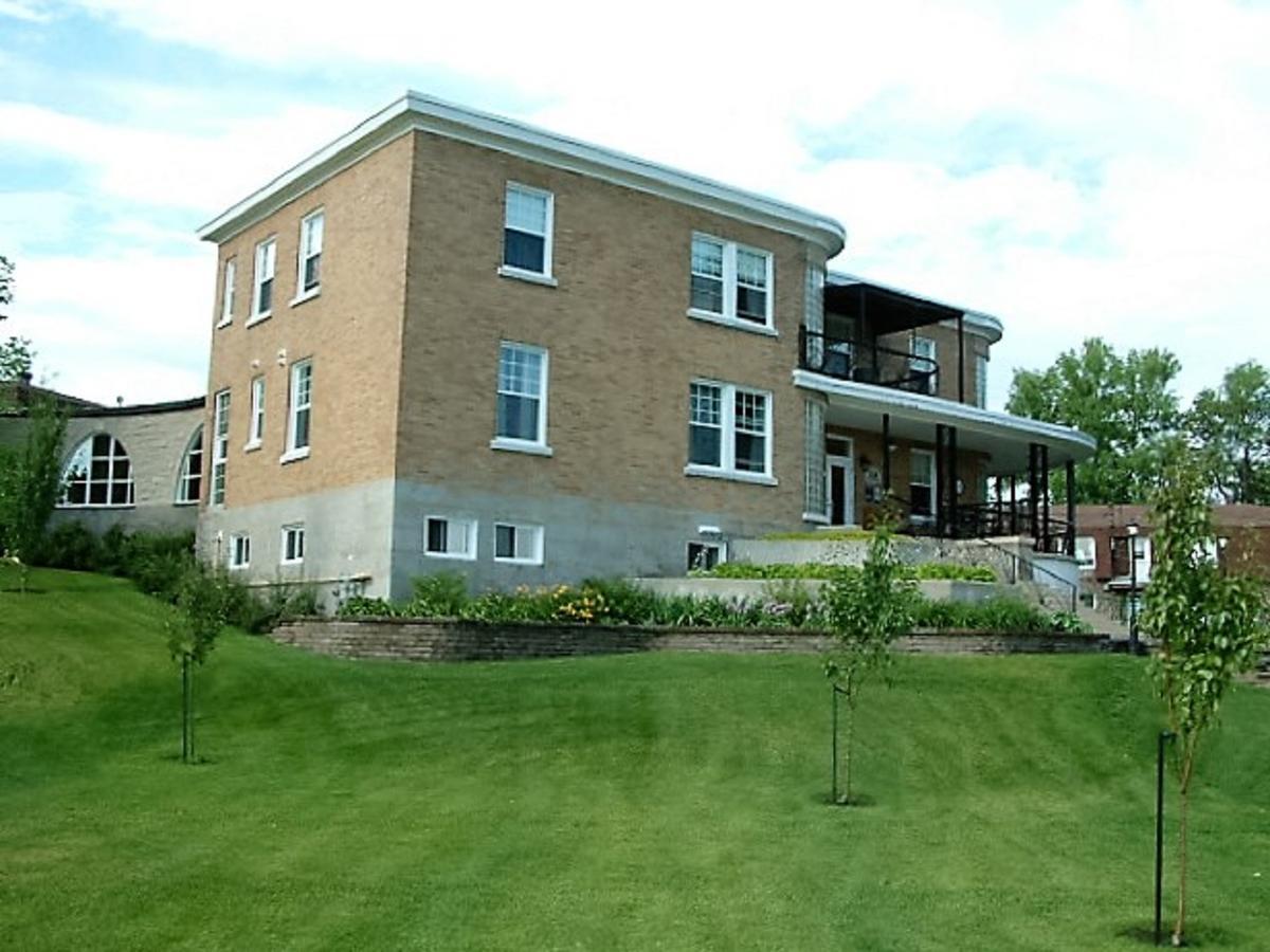 Chicoutimi Auberge Le St-Georges المظهر الخارجي الصورة